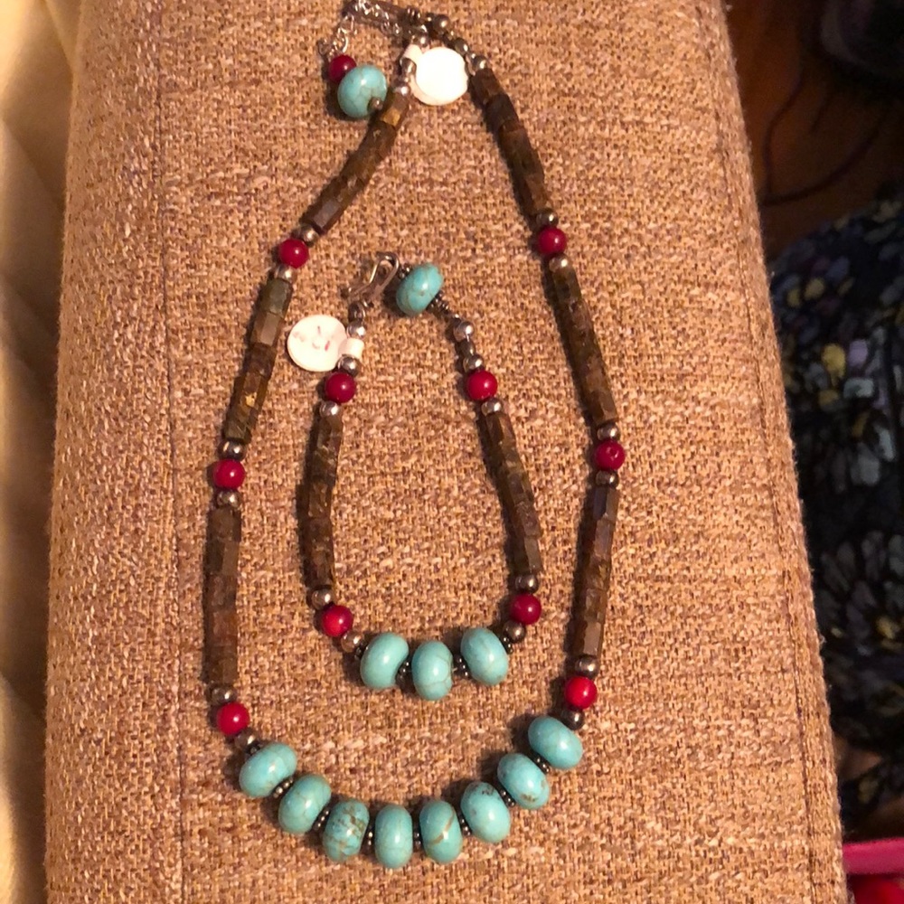 New necklace and bracelet set